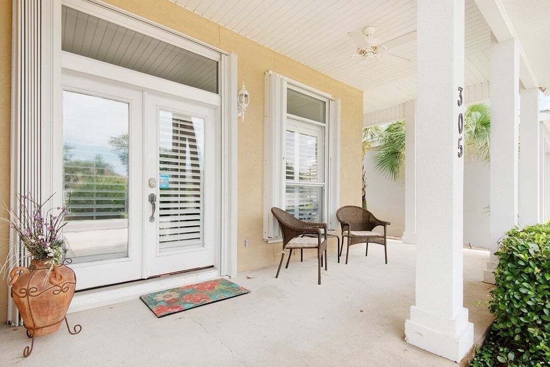 Photo of Patio Balcony in Avalon Beach Estates