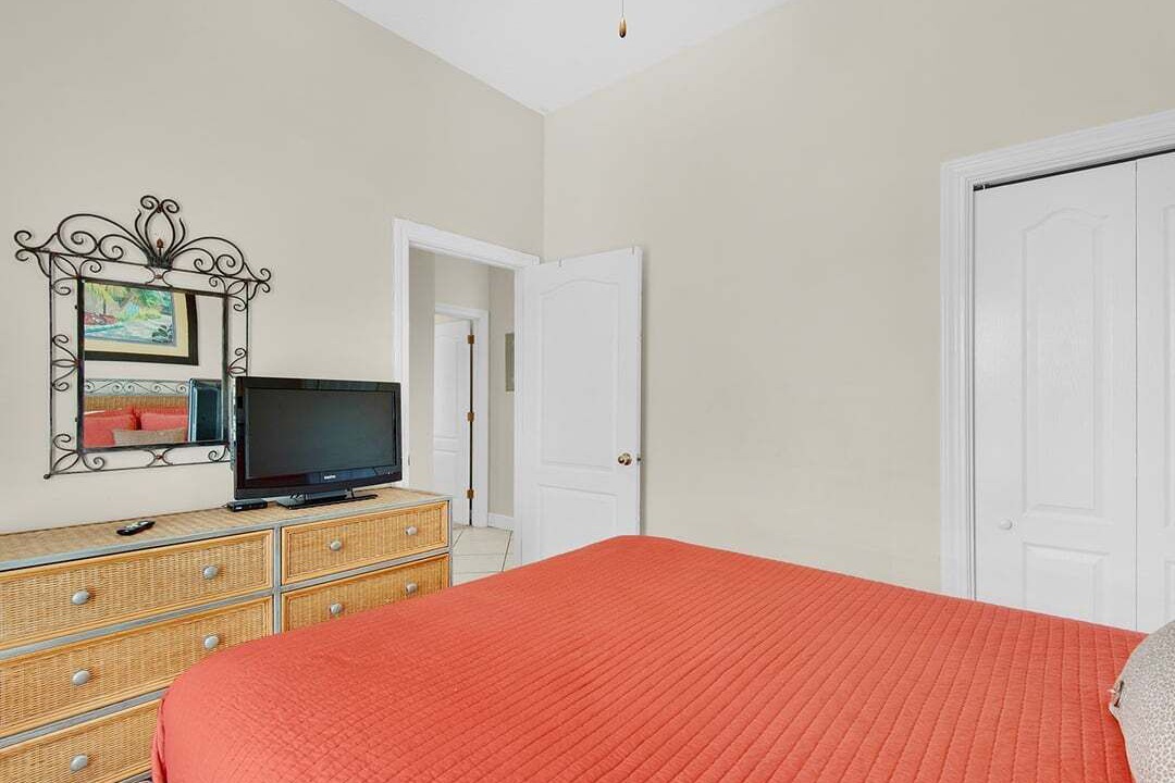 Photo of Bedroom in Avalon Beach Estates