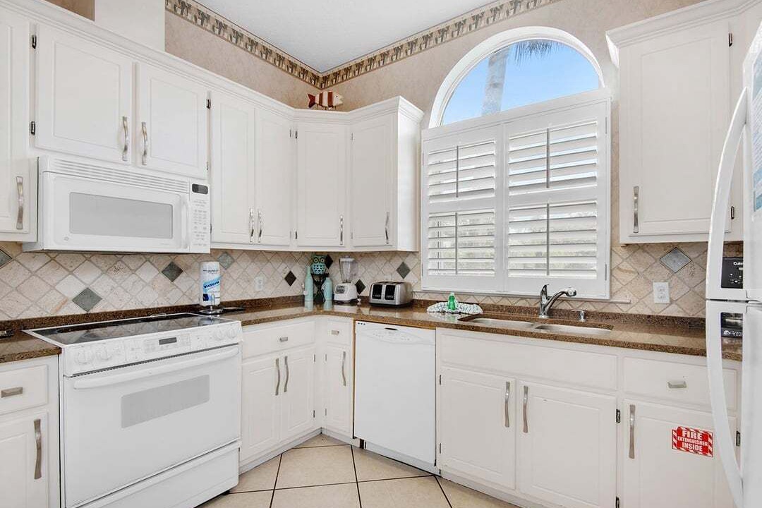 Photo of Kitchen in Avalon Beach Estates