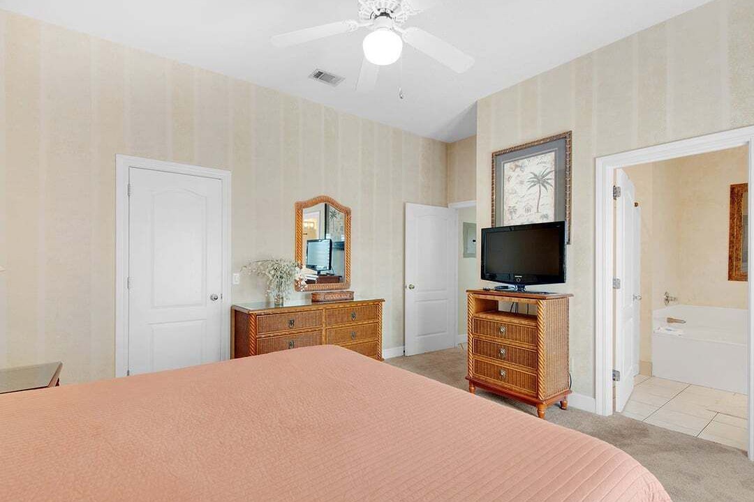 Photo of Bedroom in Avalon Beach Estates
