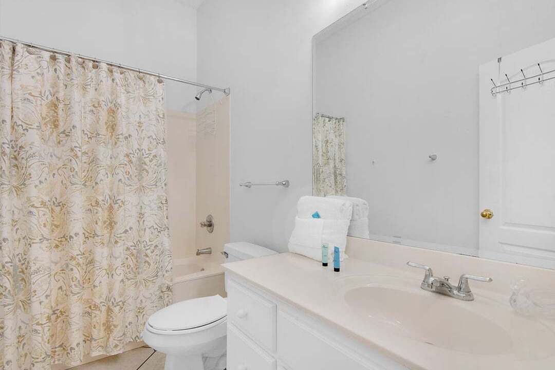 Photo of Bathroom in Avalon Beach Estates