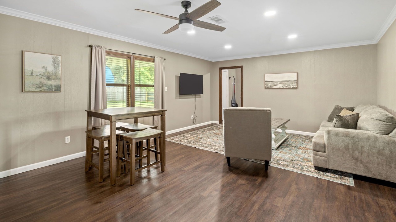 Photo of Livingroom in Westlake