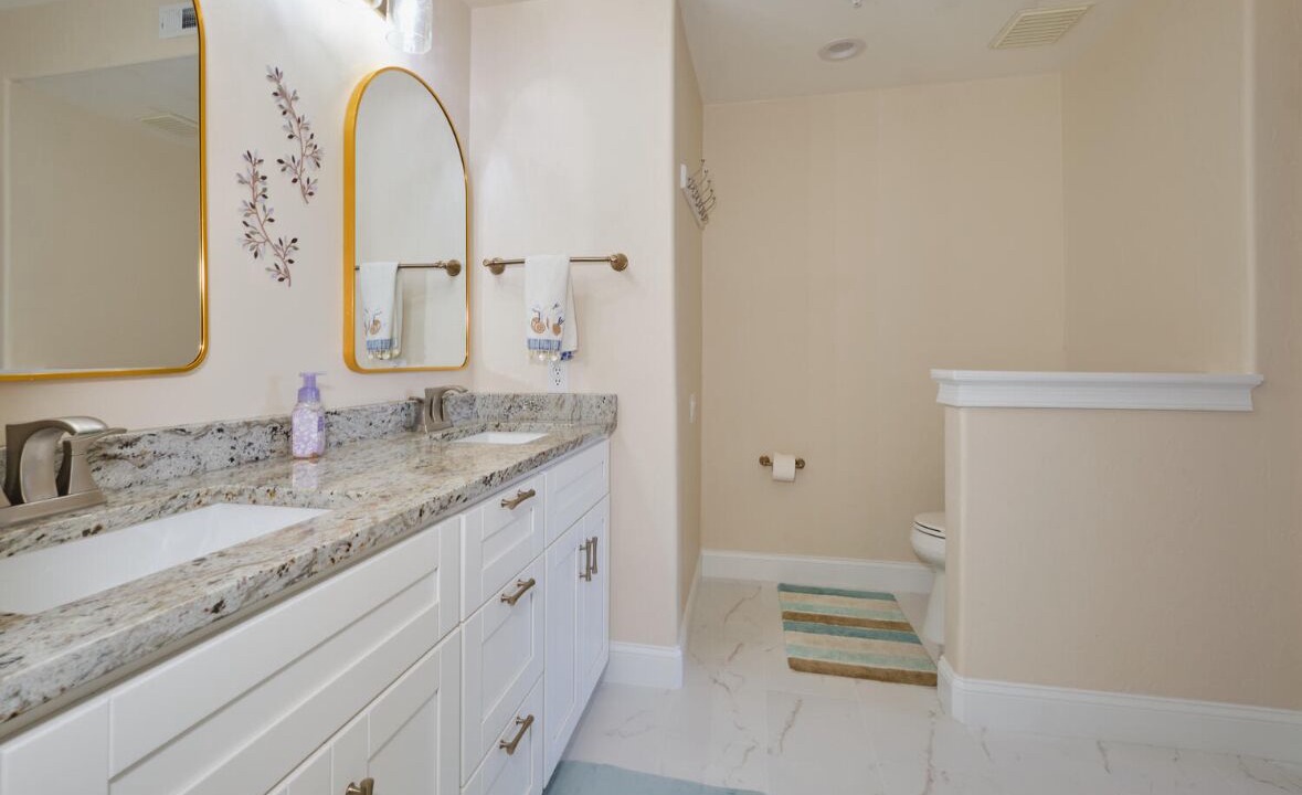 Photo of Bathroom in Tropical Cove
