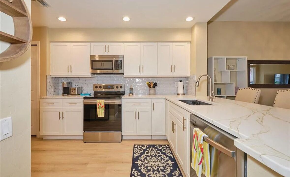 Photo of Kitchen in Tropical Cove