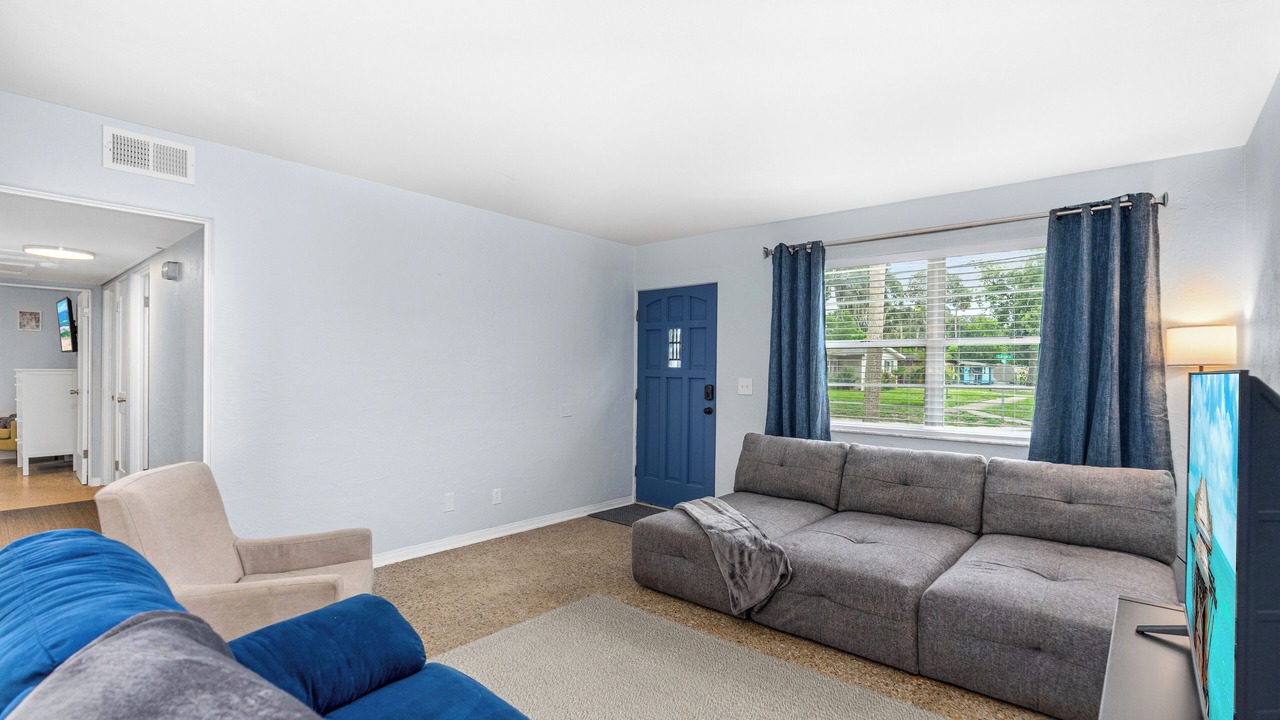 Photo of Livingroom in South Daytona