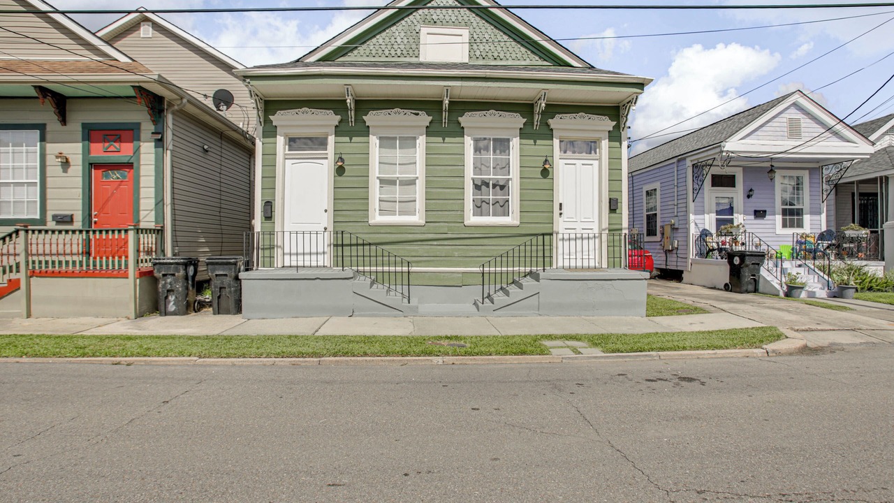 Photo of Others in Freret