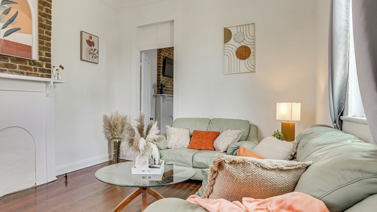 Photo of Bedroom in Freret