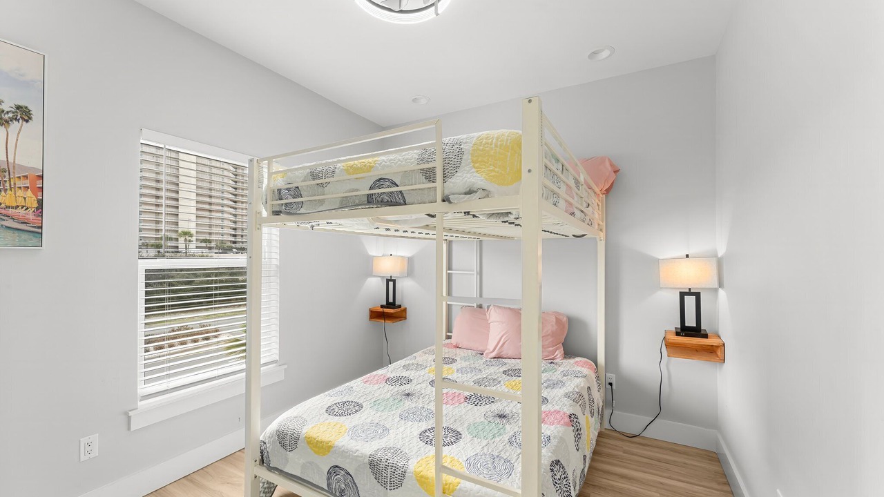 Photo of Bedroom in Holiday Beach
