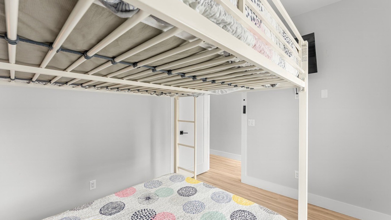 Photo of Bedroom in Holiday Beach