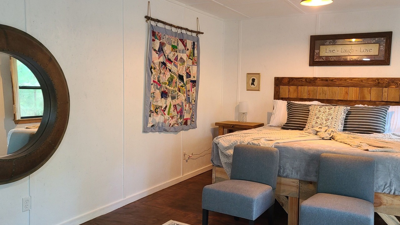 Photo of Bedroom in Mineola