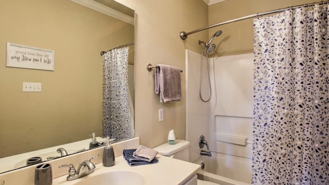 Photo of Bathroom in Highlands - Perkins