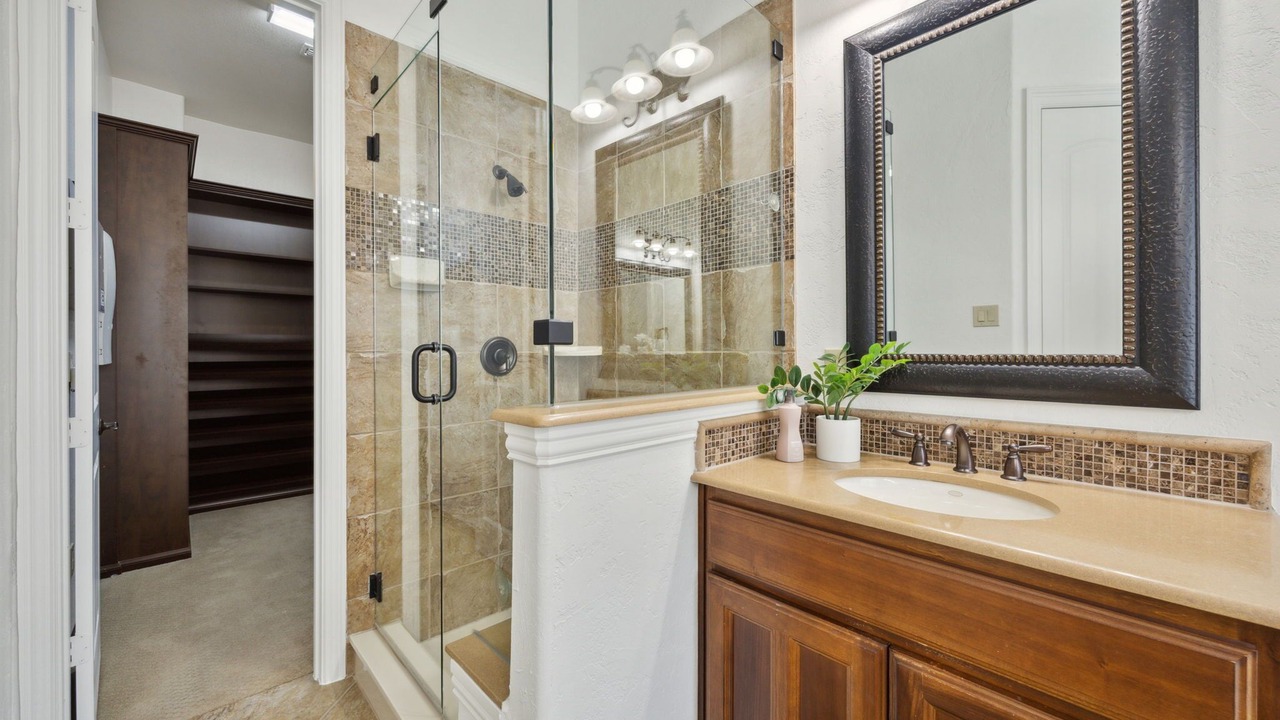 Photo of Bathroom in Legacy Town Center North