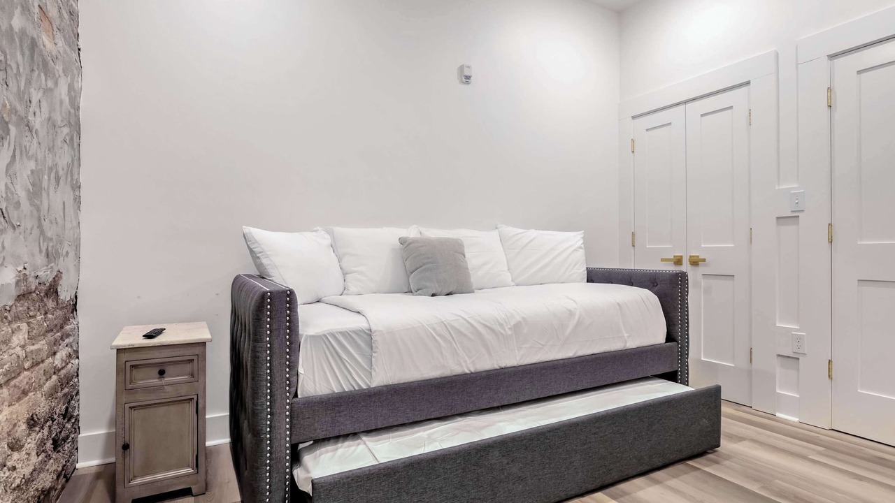 Photo of Bedroom in Arts/Warehouse District