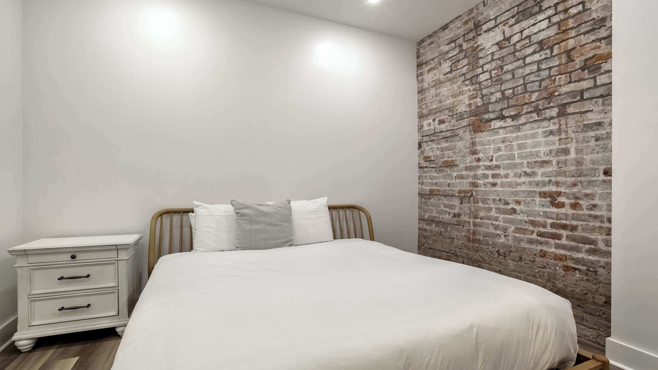 Photo of Bedroom in Arts/Warehouse District