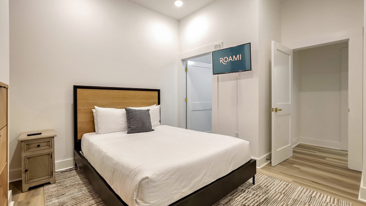 Photo of Bedroom in Arts/Warehouse District
