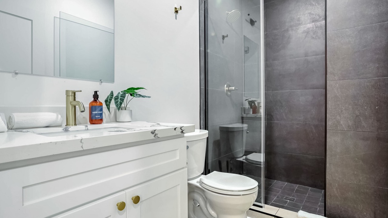 Photo of Bathroom in Arts/Warehouse District