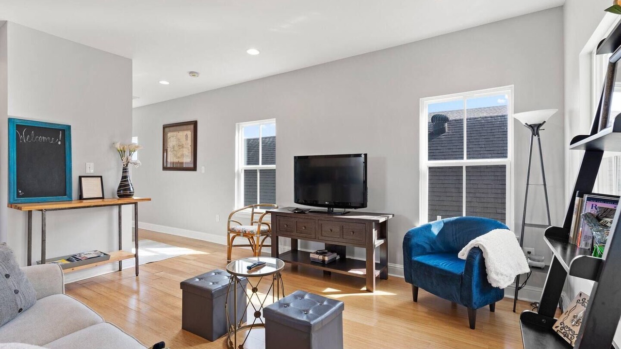 Photo of Bedroom in Mid-City