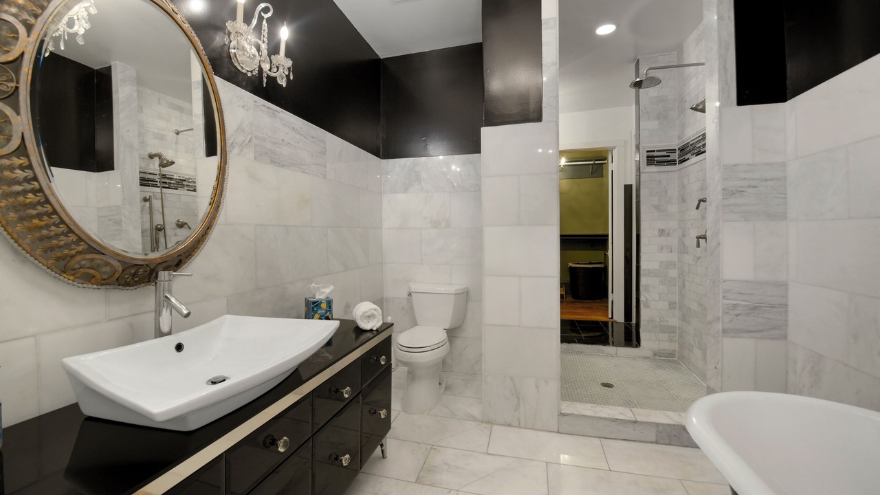 Photo of Bathroom in Irish Channel