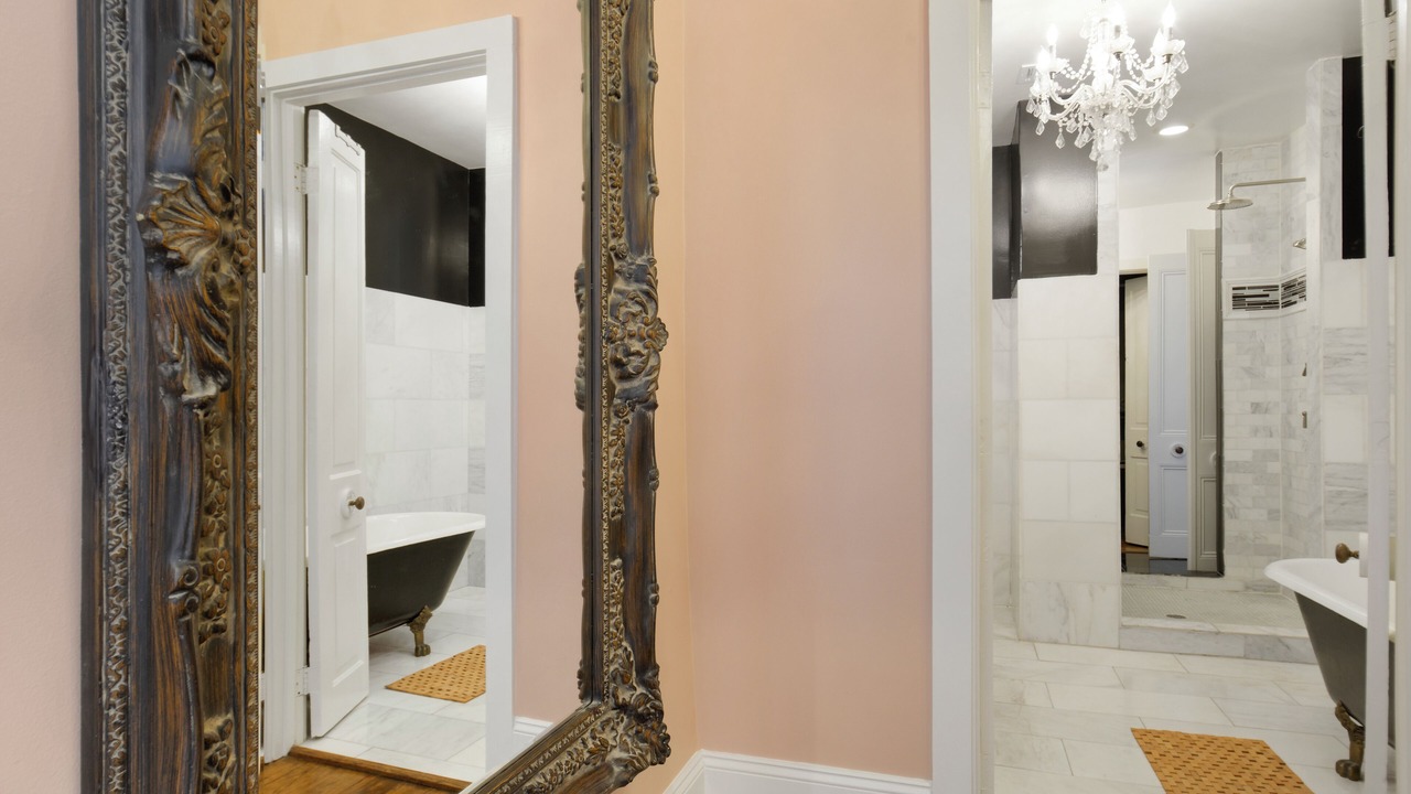 Photo of Bathroom in Irish Channel