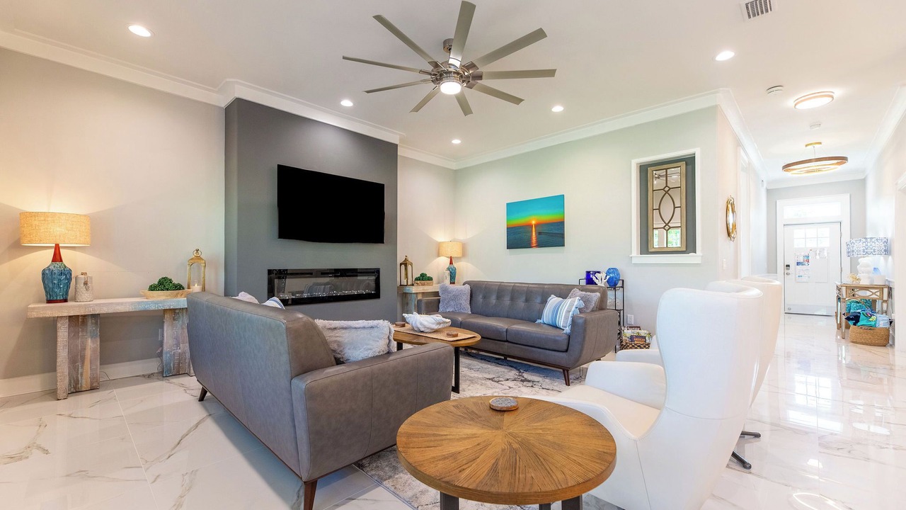 Photo of Livingroom in Upper Grand Lagoon