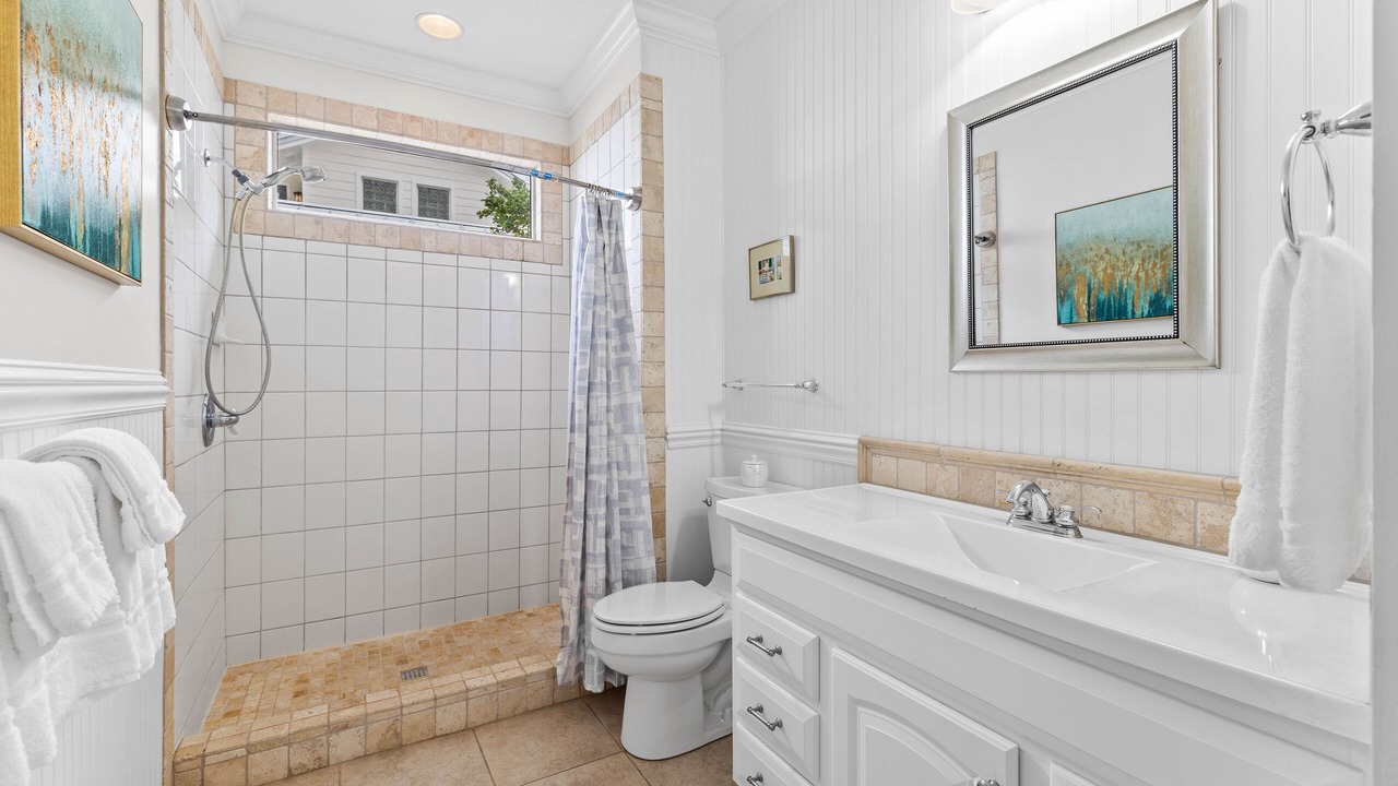 Photo of Bathroom in Clipper Cove