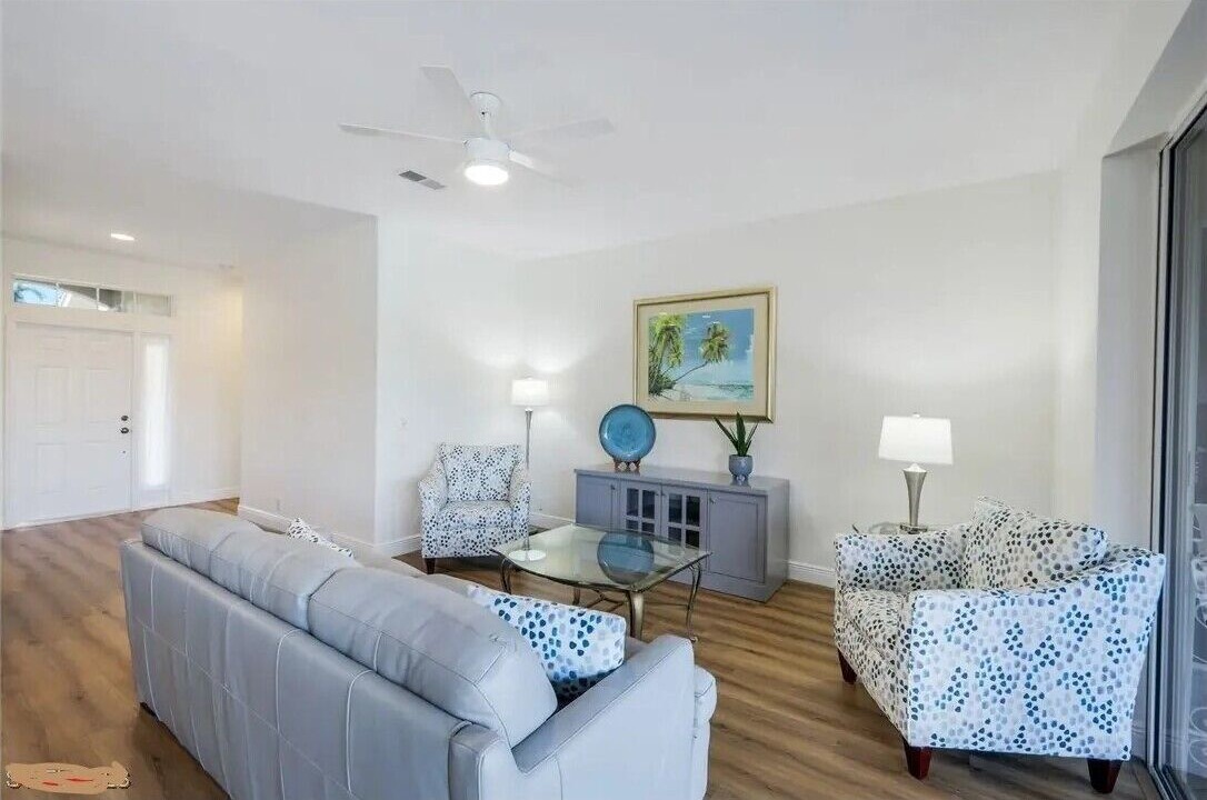 Photo of Livingroom in Tropical Cove