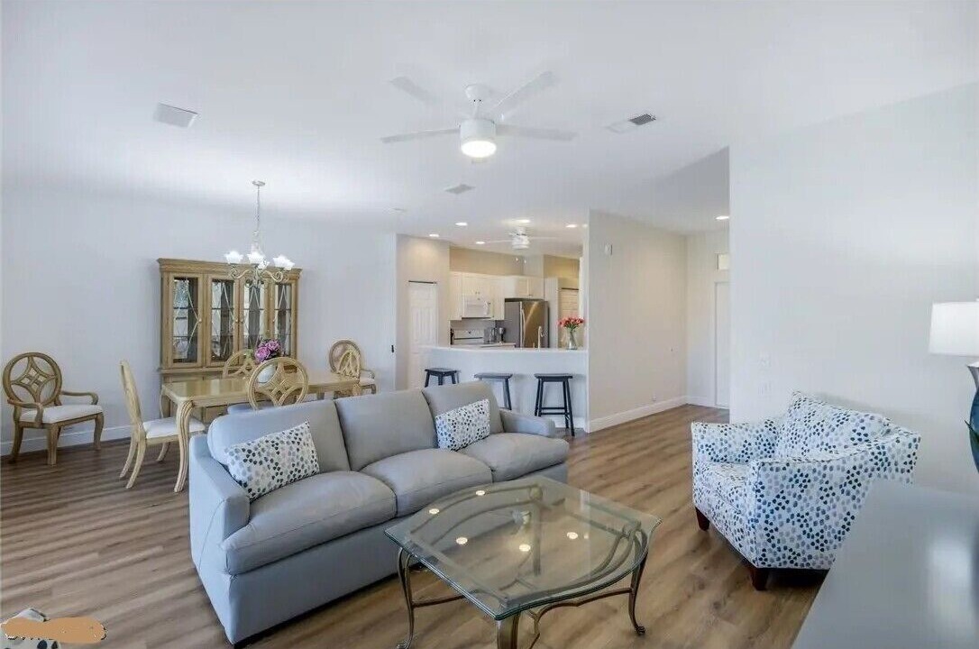 Photo of Livingroom in Tropical Cove