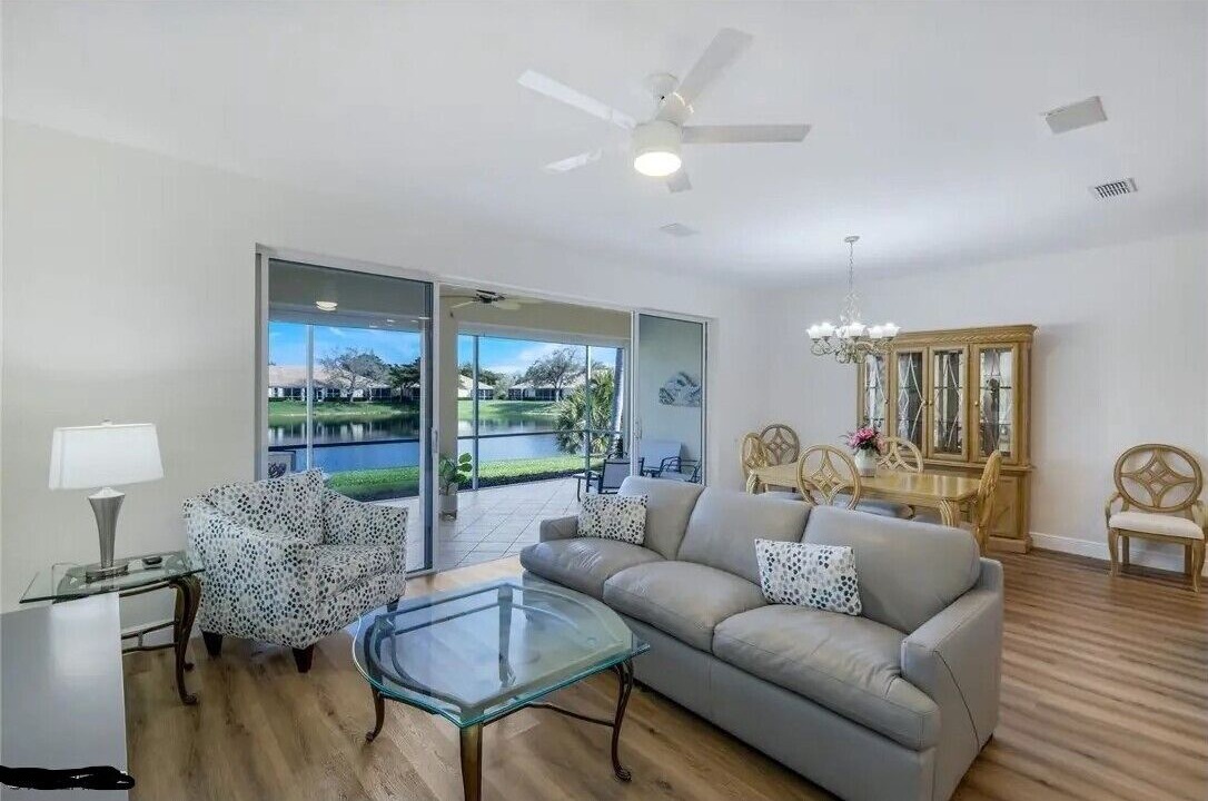 Photo of Livingroom in Tropical Cove
