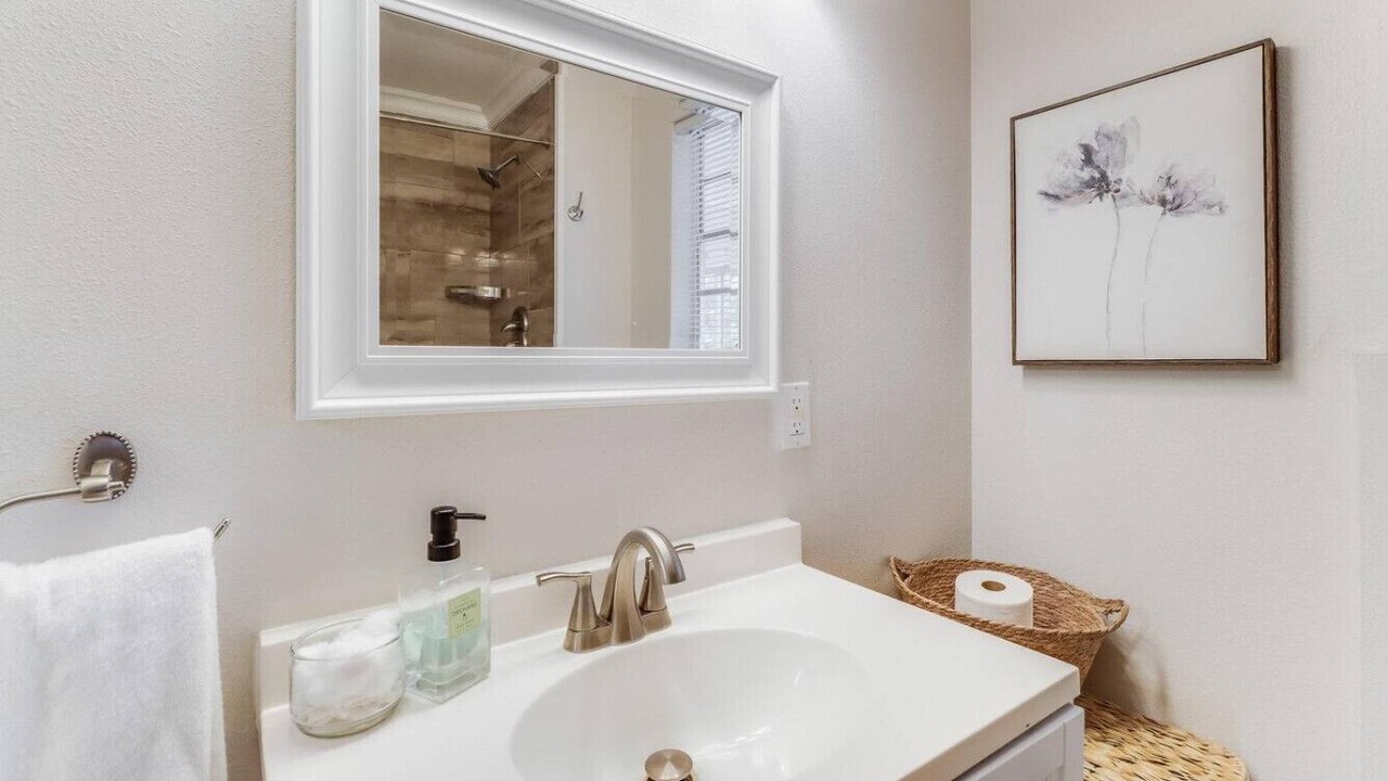 Photo of Bathroom in Diamondhead