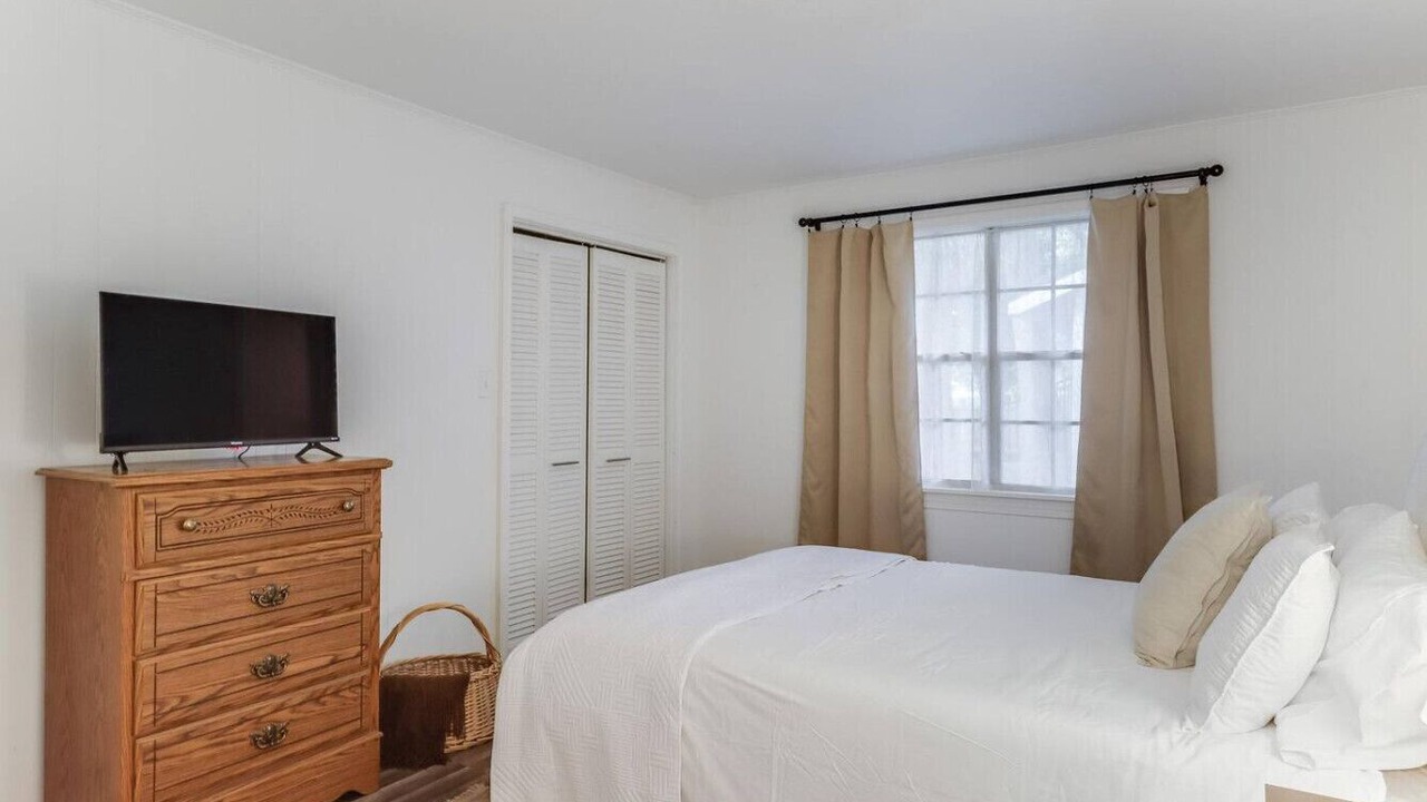 Photo of Bedroom in Diamondhead
