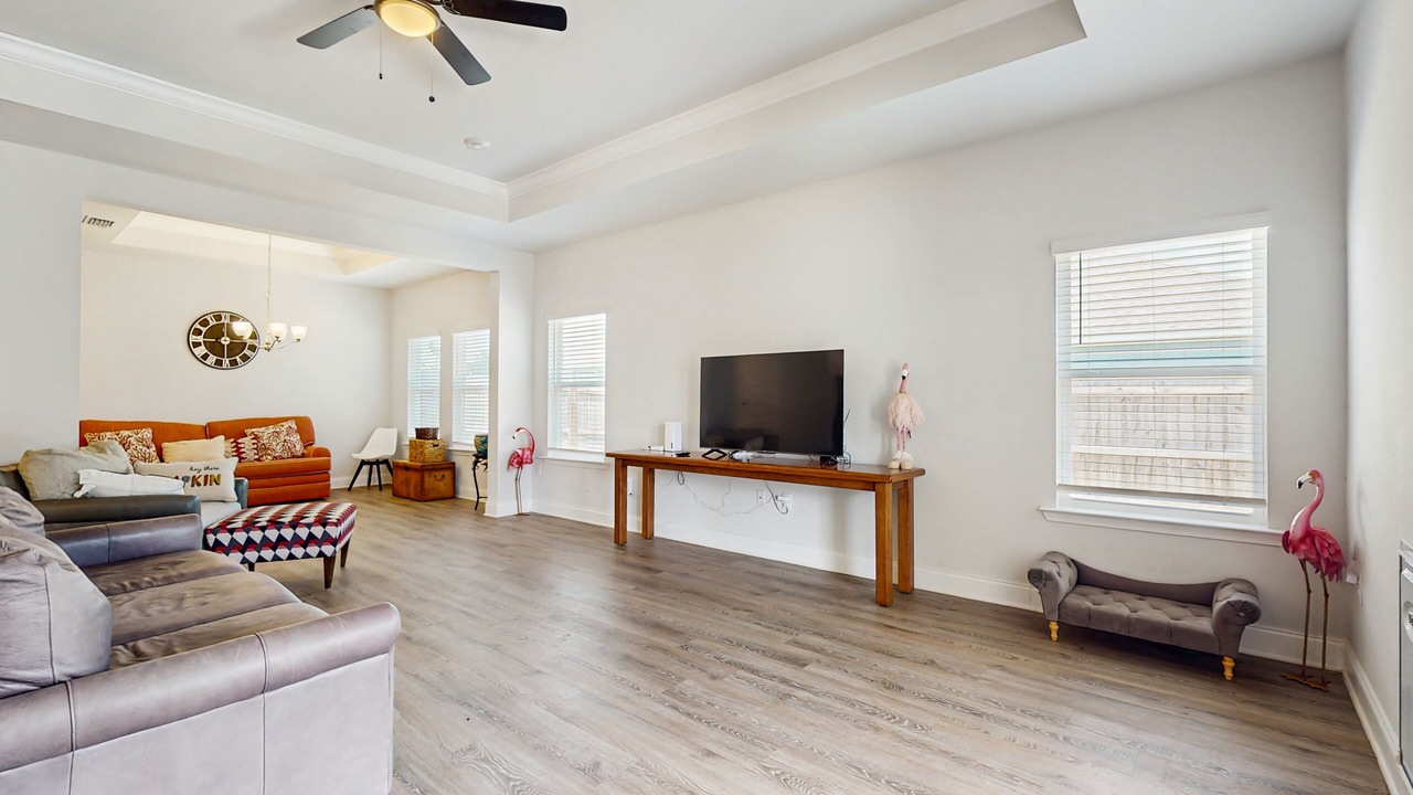 Photo of Livingroom in Foley