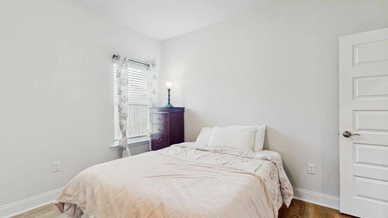 Photo of Bedroom in Foley