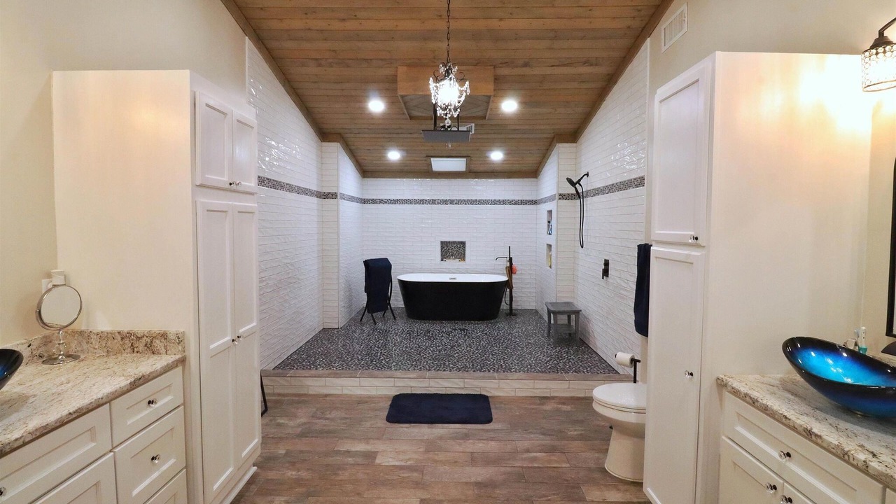 Photo of Bathroom in Farmerville