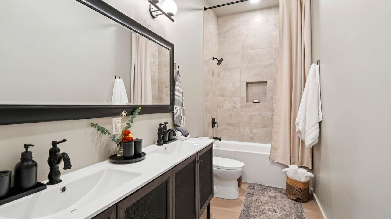 Photo of Bathroom in Seventh Ward