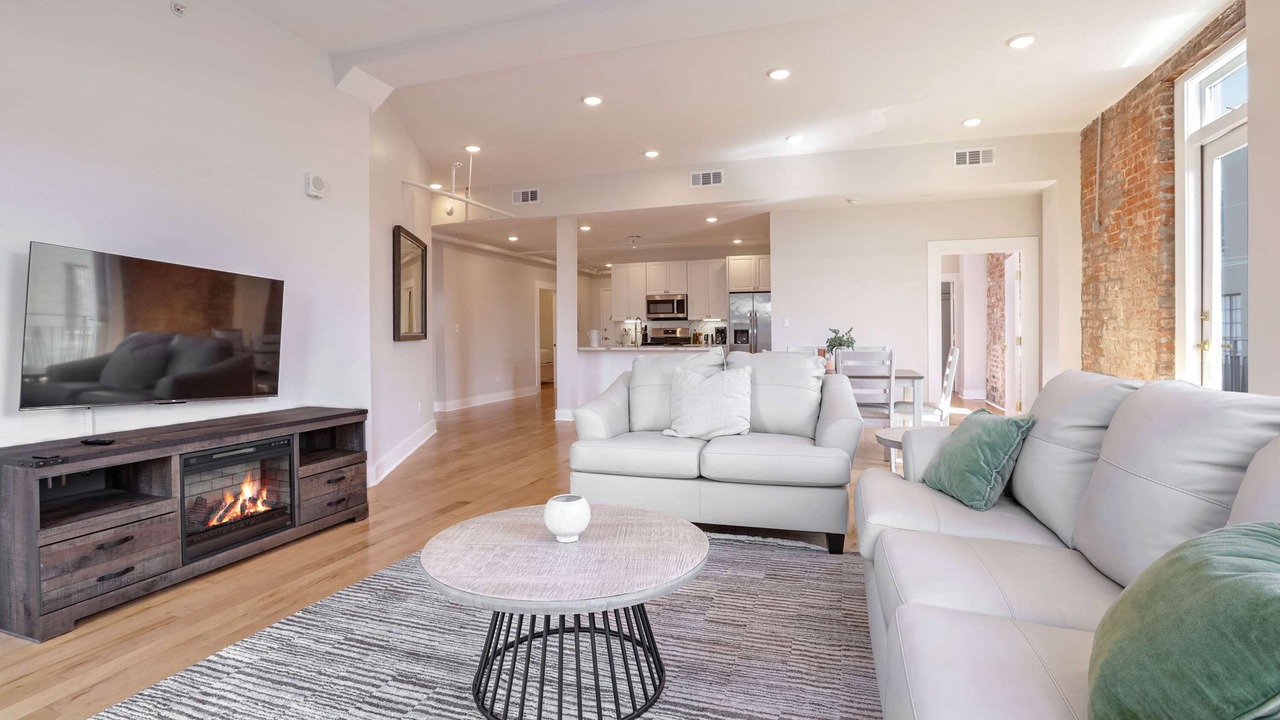 Photo of Livingroom in Arts/Warehouse District