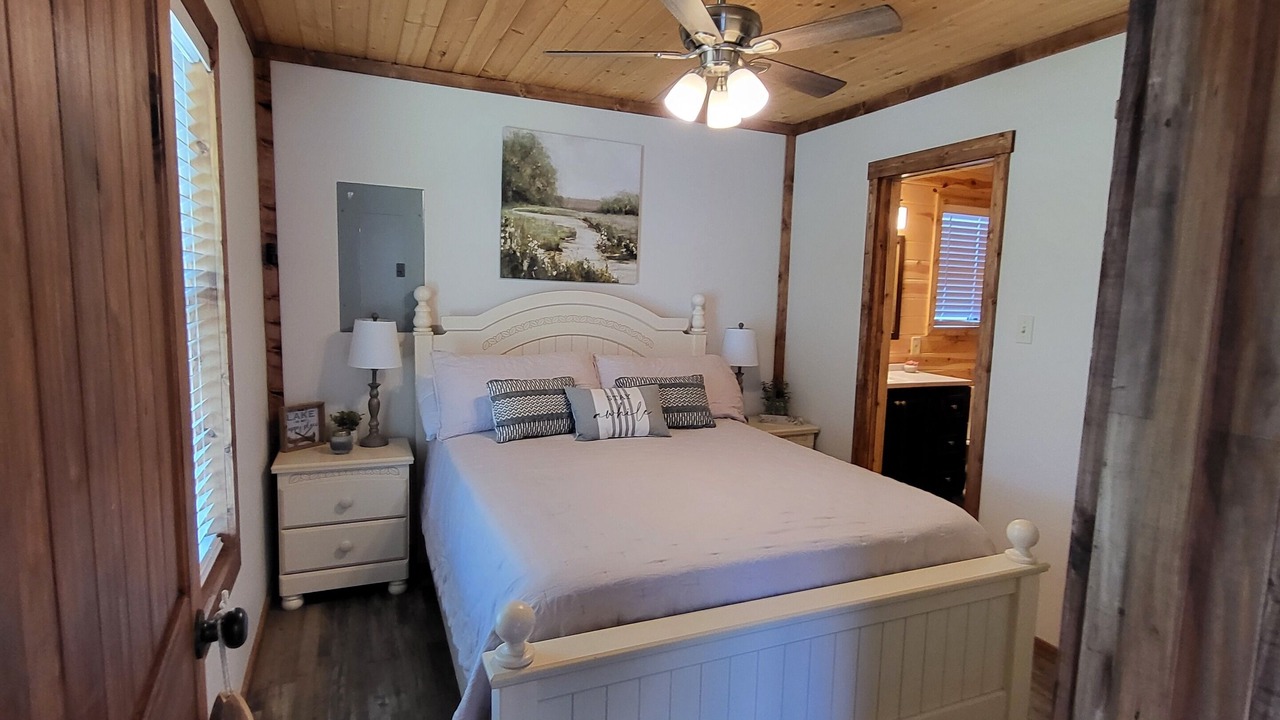 Photo of Bedroom in Gilmer