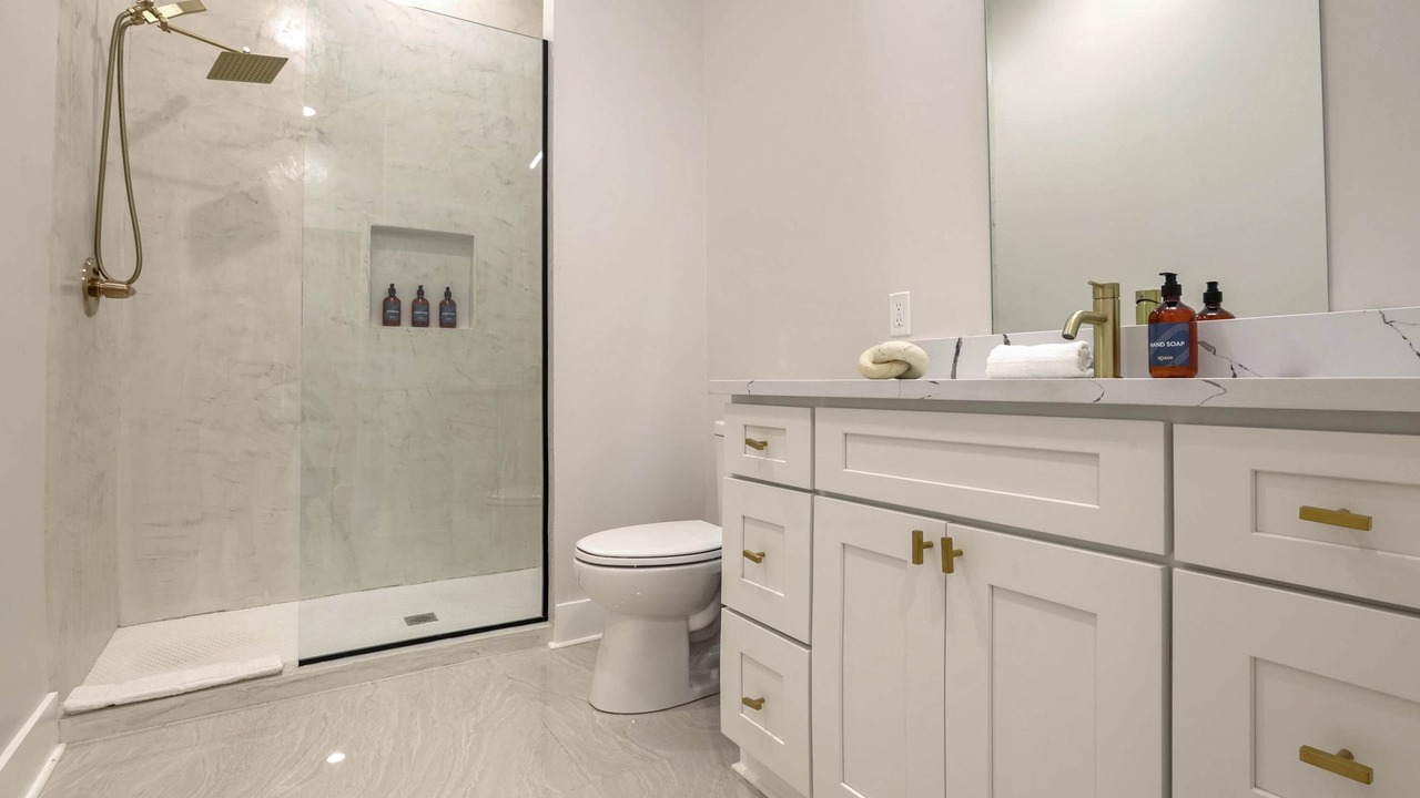 Photo of Bathroom in Arts/Warehouse District