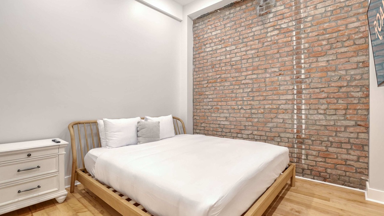 Photo of Bedroom in Arts/Warehouse District