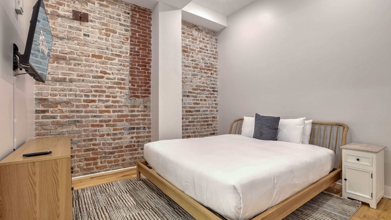 Photo of Bedroom in Arts/Warehouse District