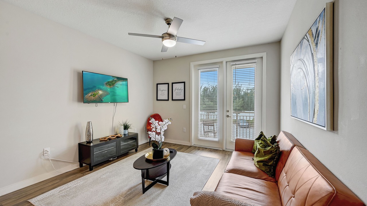 Photo of Livingroom in Deerwood