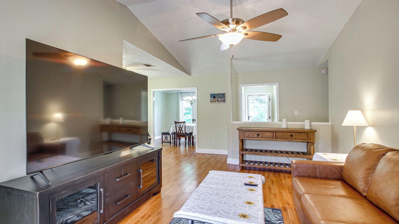 Photo of Livingroom in Northeast Pensacola