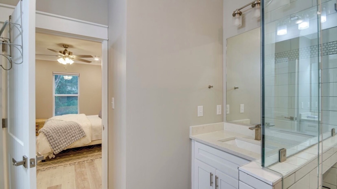 Photo of Bathroom in Diamondhead