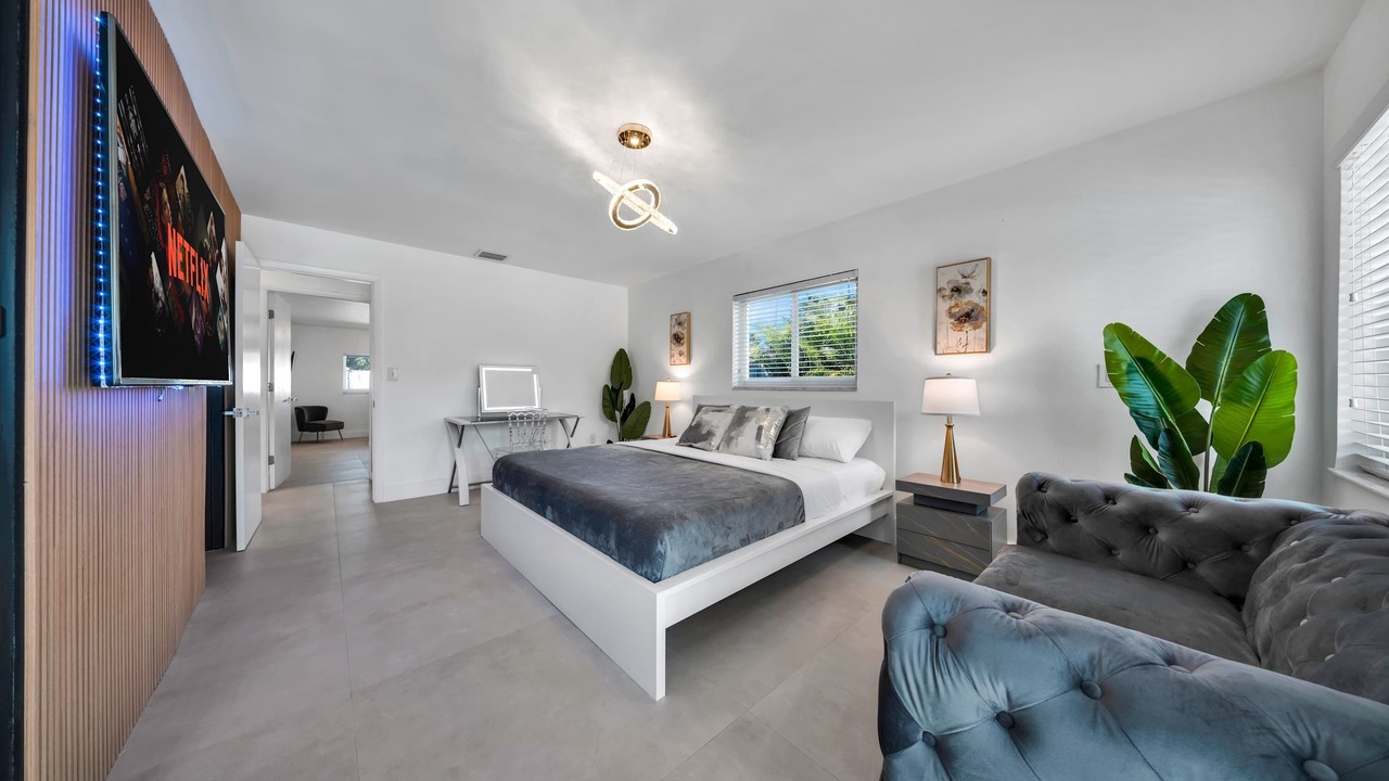 Photo of Bedroom in Golden Glades