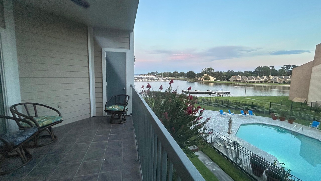 Photo of Patio Balcony in Walden on Lake Conroe
