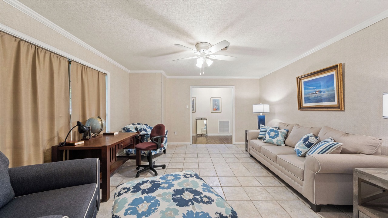 Photo of Livingroom in Broussard