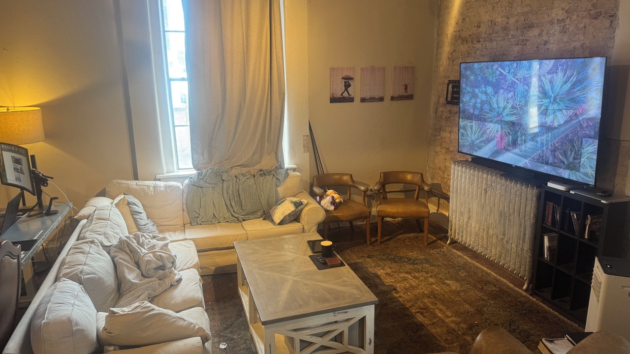 Photo of Livingroom in Central City
