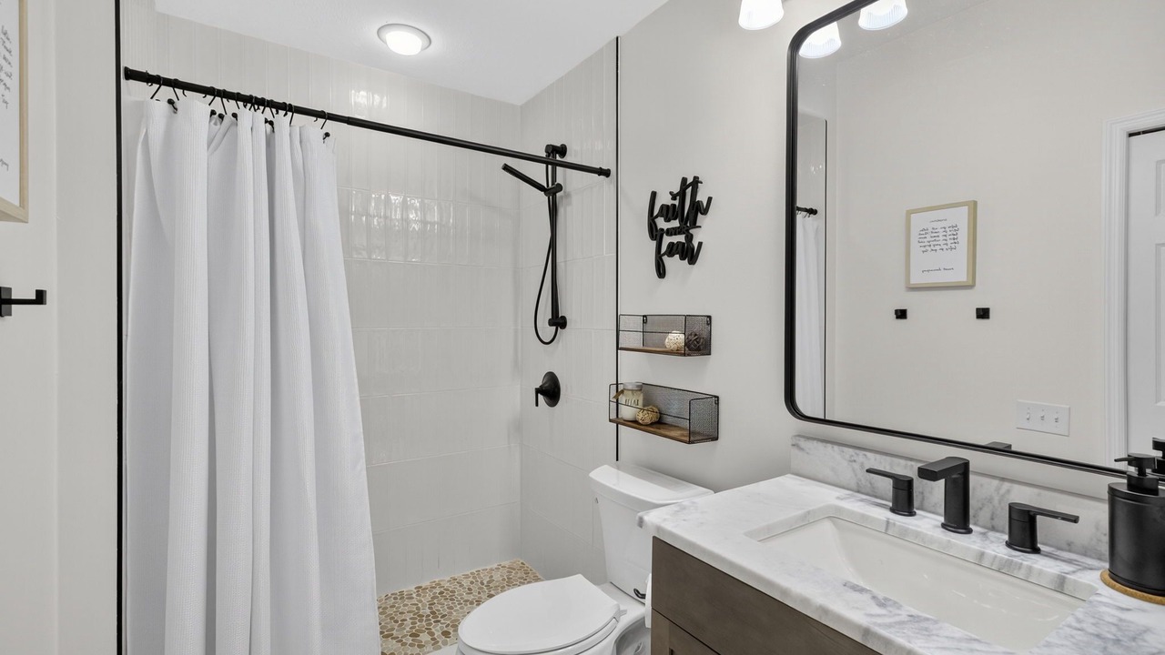 Photo of Bathroom in Tropical Cove