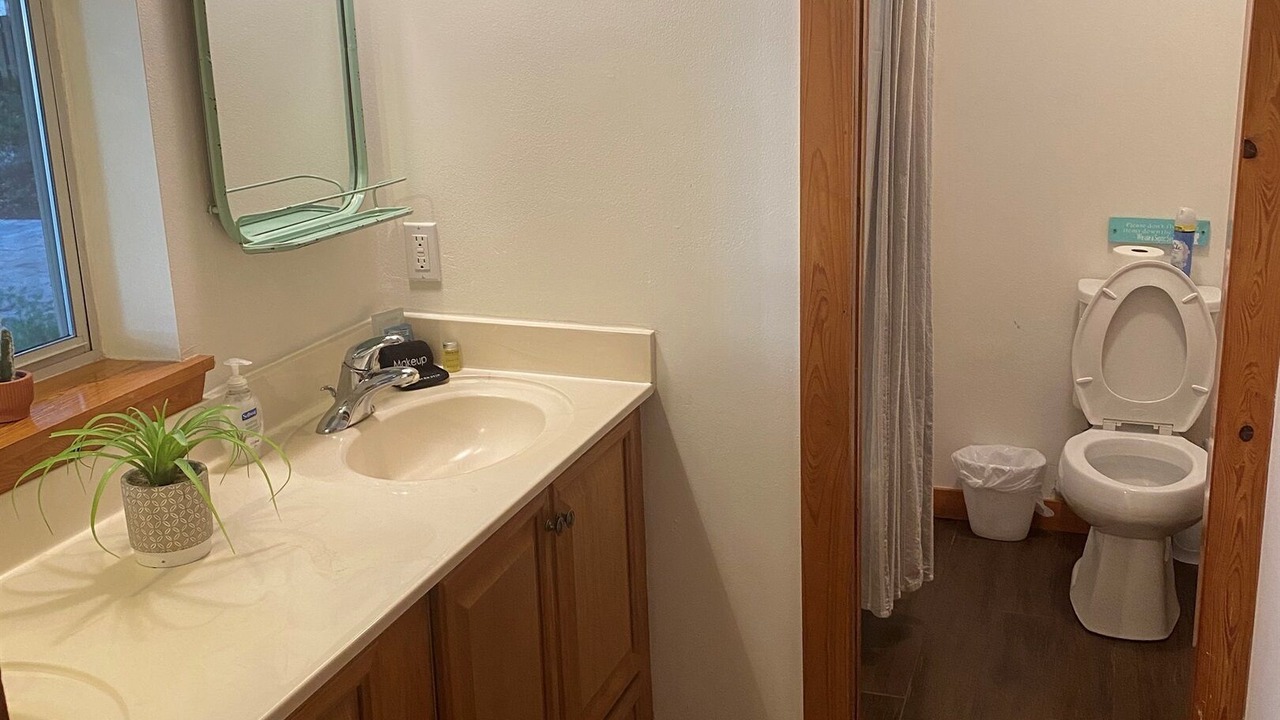Photo of Bathroom in Gulf Breeze