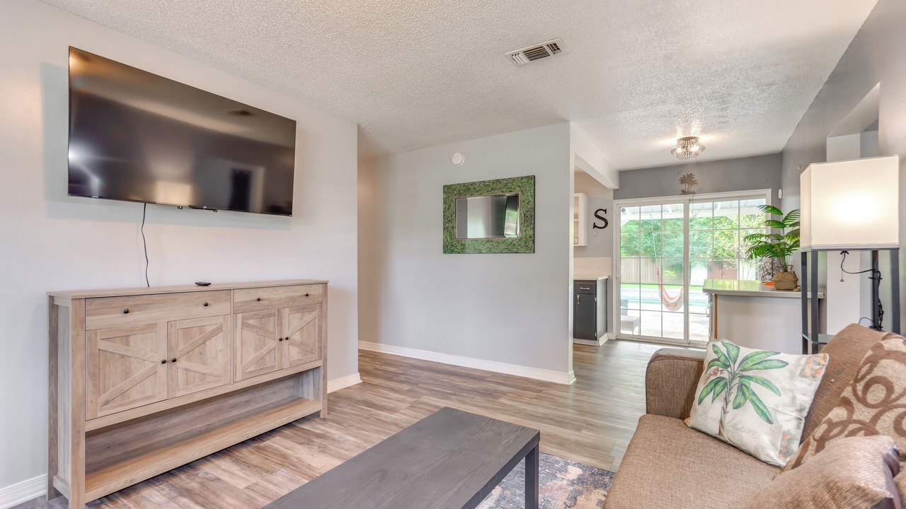 Photo of Livingroom in Northwest Pensacola