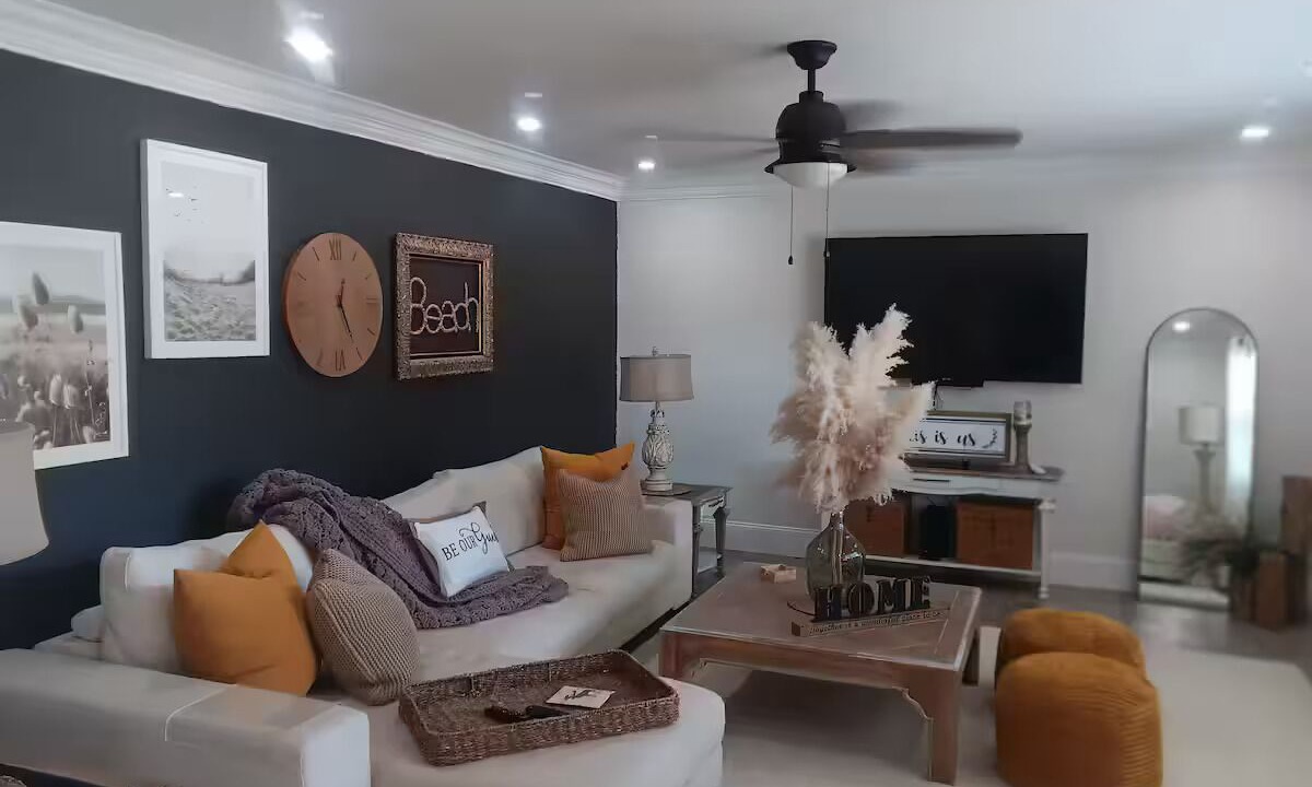 Photo of Livingroom in Myrtle Grove